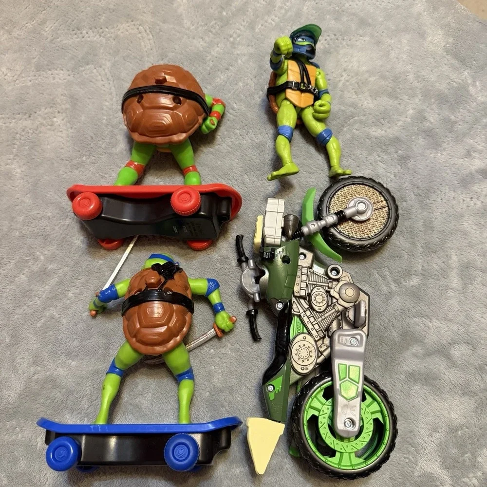 TMNT Ninja Turtles Figure Lot Skateboards Motorcycle Leo Raphael‎ 2023 Funrise